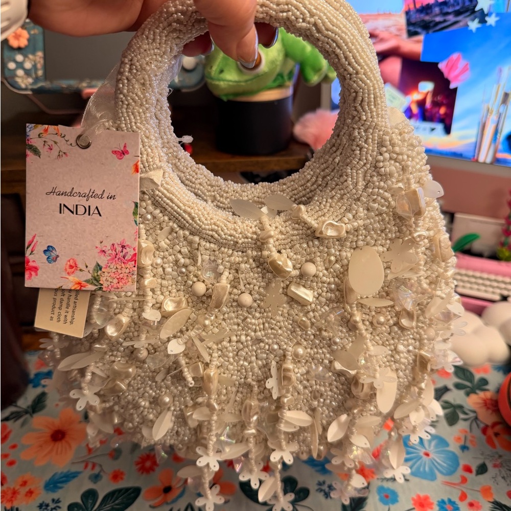 Elegant White Beaded Handbag